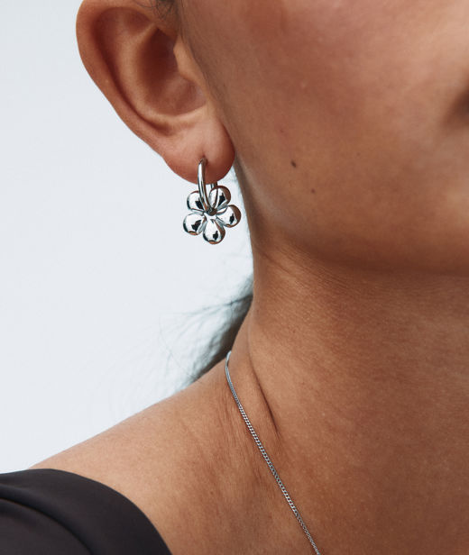 Stålörhänge Daisy Hoops Steel SU26