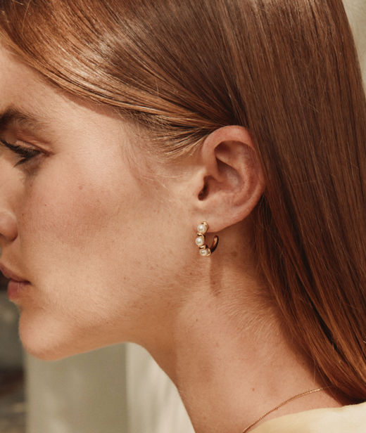 Stålörhänge Margot Hoops S Gold SU26