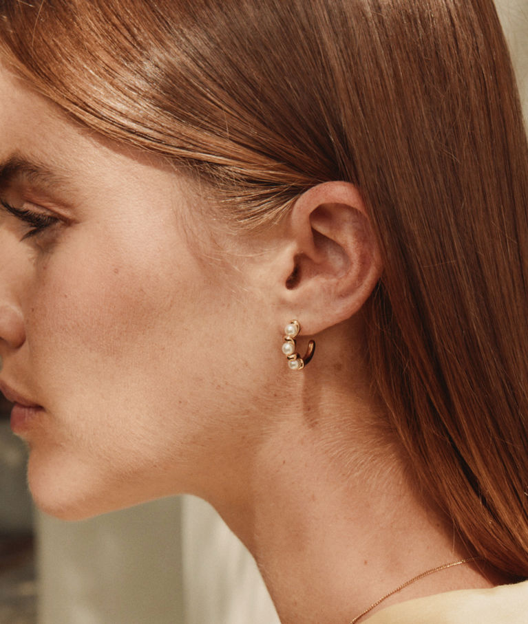 Stålörhänge Margot Hoops S Gold SU26