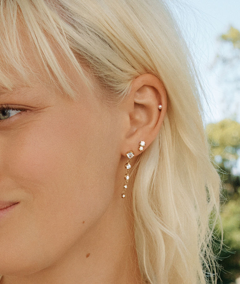 Stålörhänge Teeny Studs Gold SU26
