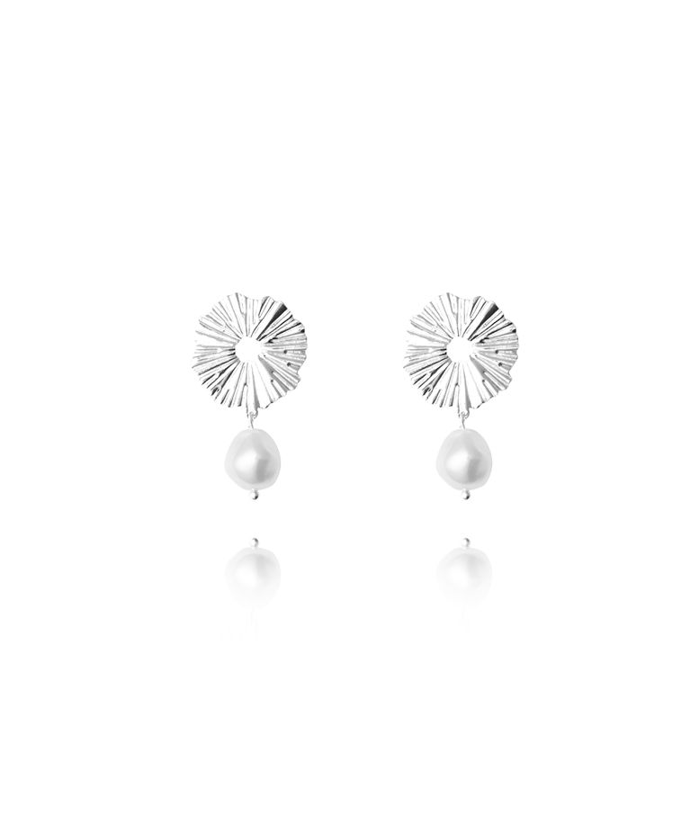 Mässingsörhängen Vassia Pearl rhodium