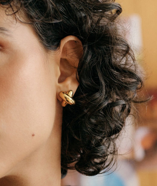 Stålörhängen Alexa Studs L Gold SP26