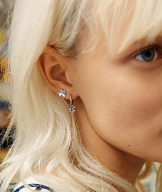 Stålörhängen Lucky Mini Studs Steel SP26