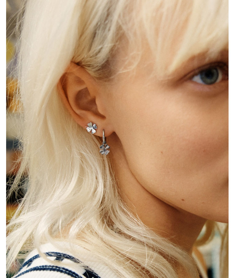 Stålörhängen Lucky Mini Studs Steel SP26