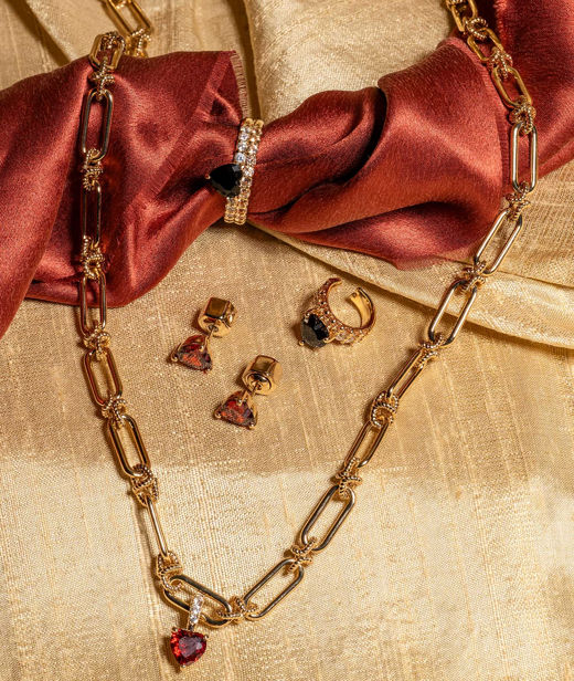 Mässingörhänge Venus stud Garnet gold